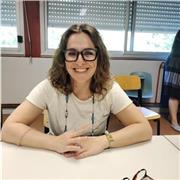 Offro lezioni private a ragazzi e ragazze delle scuole medie e superiori e a persone adulte.